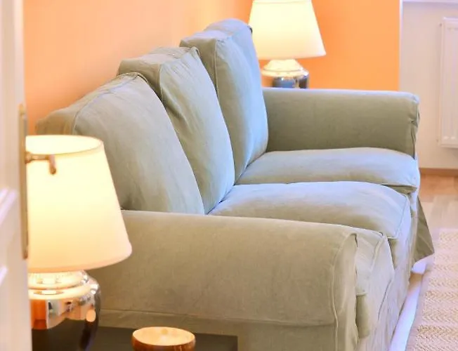 Spacious And Comfy With 3 Bedrooms Apartment *
