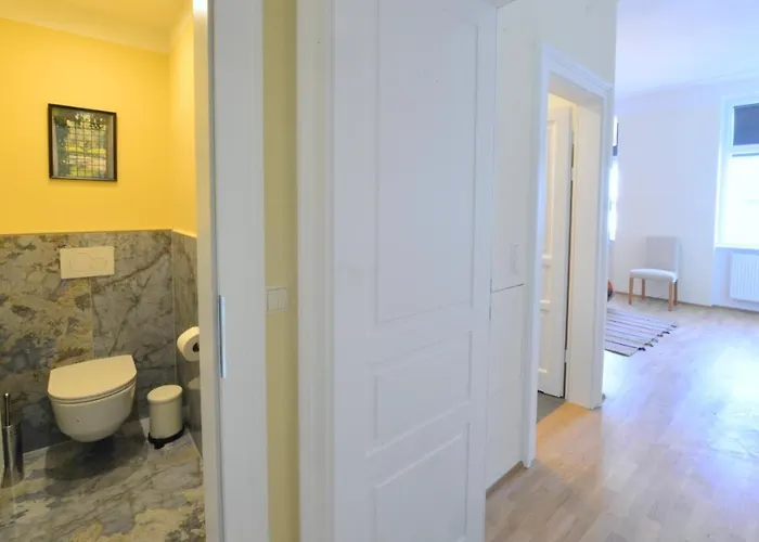 Spacious And Comfy With 3 Bedrooms Apartment Vienna