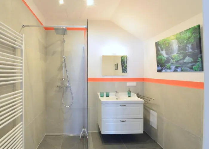 Apartment Spacious And Comfy With 3 Bedrooms *