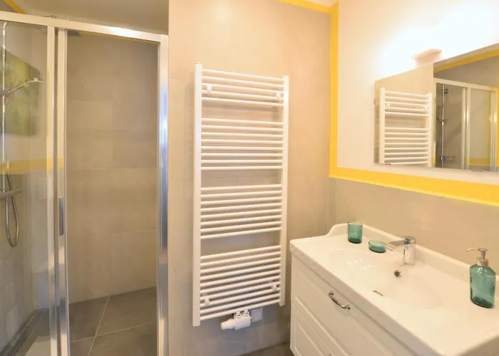 Spacious And Comfy With 3 Bedrooms